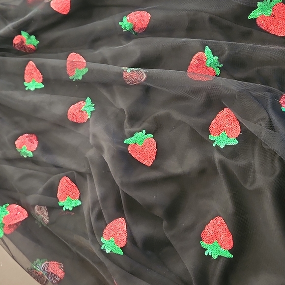 Strawberry Sequins Dress 👗 - Picture 4 of 10